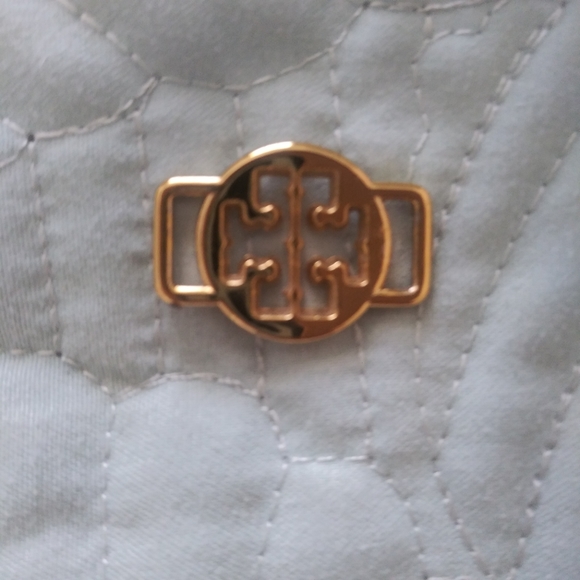 Authentic Tory Burch replacement Gold Metal Logo - Picture 5 of 9